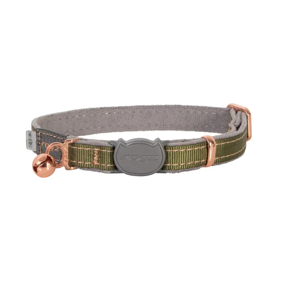 Stylish green cat collar with a bell and adjustable design for comfort and safety.