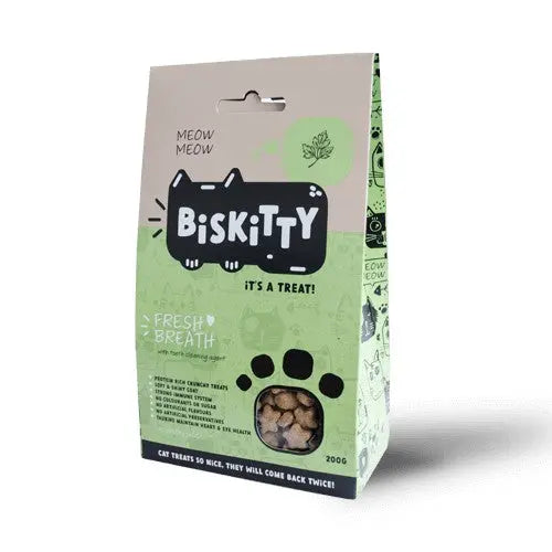 Biskitty cat treats packaging featuring fresh breath formula and playful design for feline enjoyment.