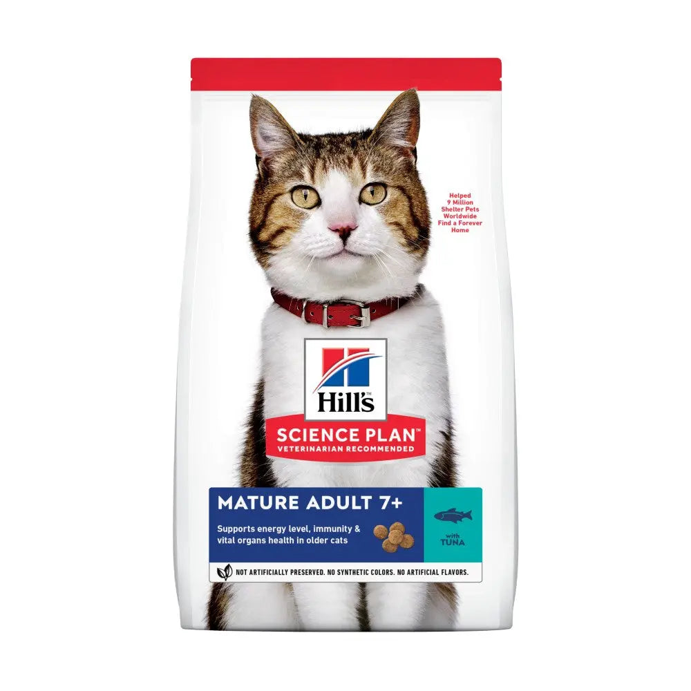 Hill's Science Plan Mature Adult 7+ cat food bag, promoting energy and immunity for senior cats.