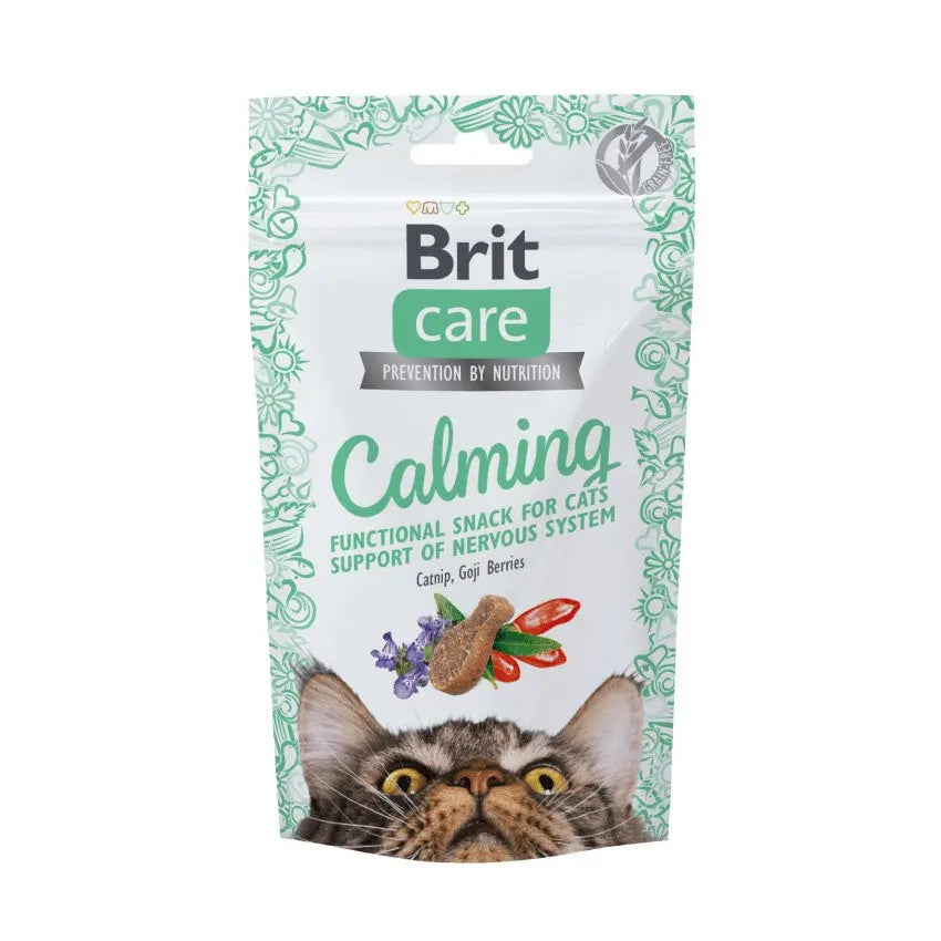 Calming snack for cats with goji berries, promoting relaxation and supporting the nervous system.