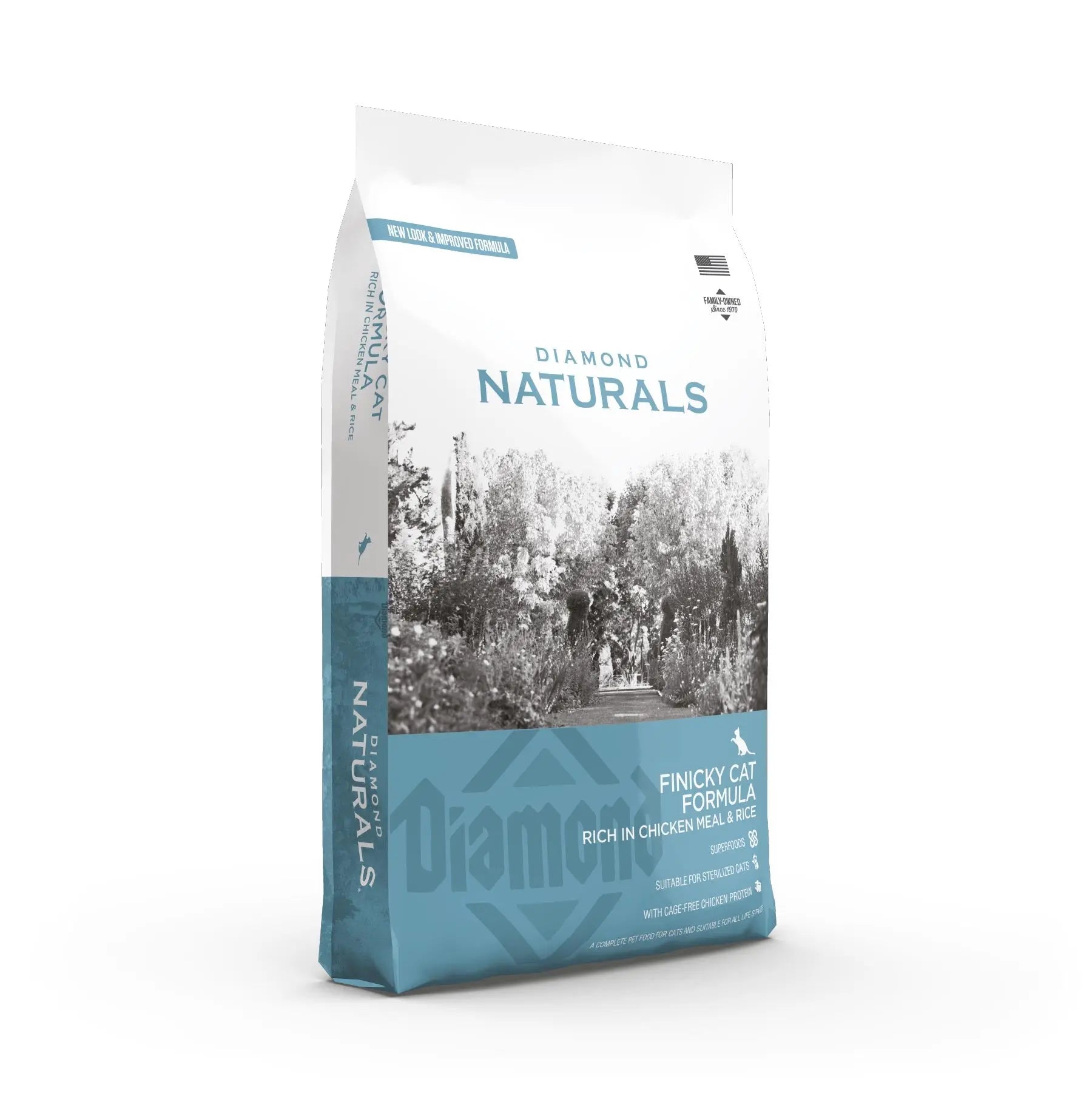 Diamond Naturals Finicky Cat Formula, rich in chicken, designed for picky eaters in a resealable bag.