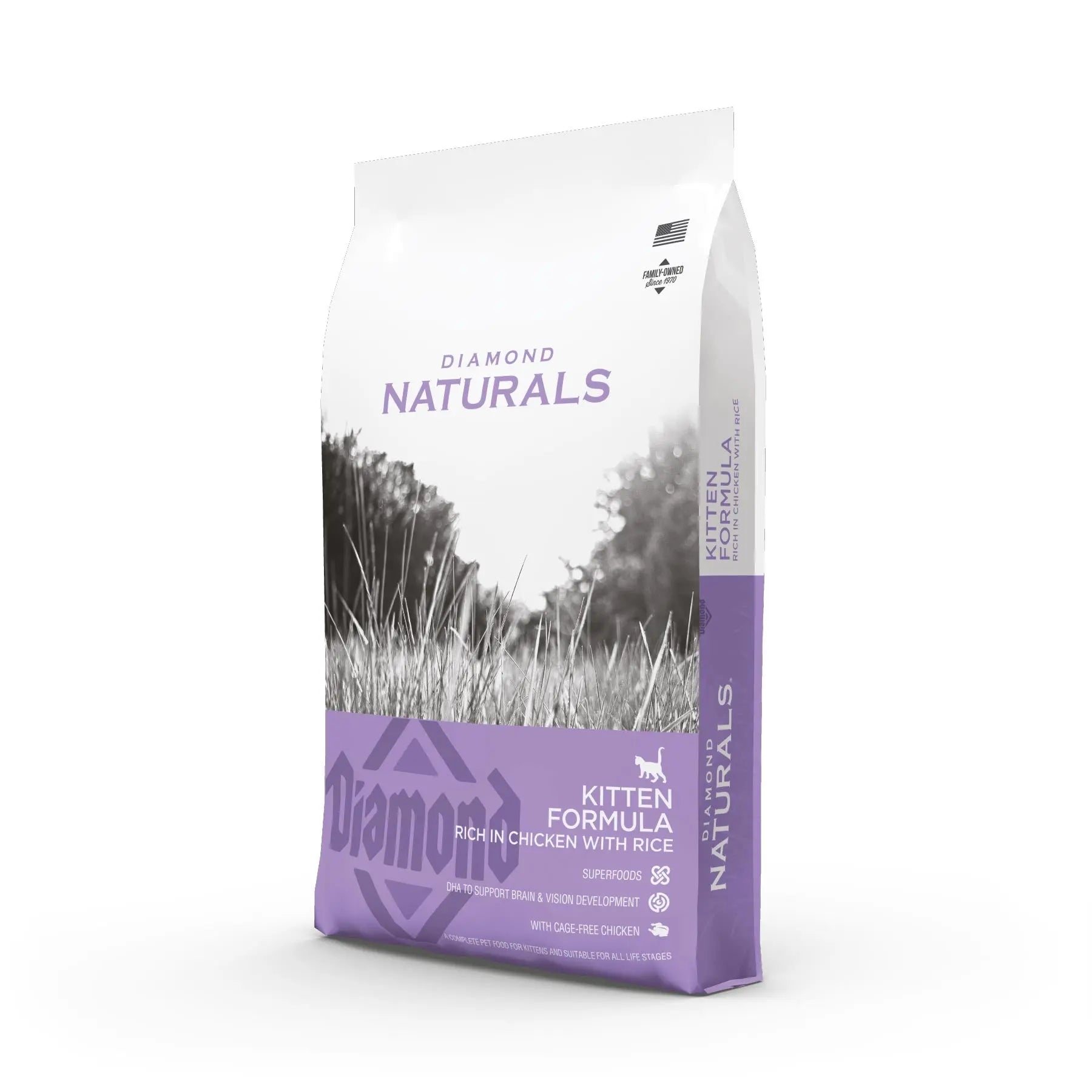 Diamond Naturals Kitten Formula bag featuring chicken and rice for healthy growth and development.