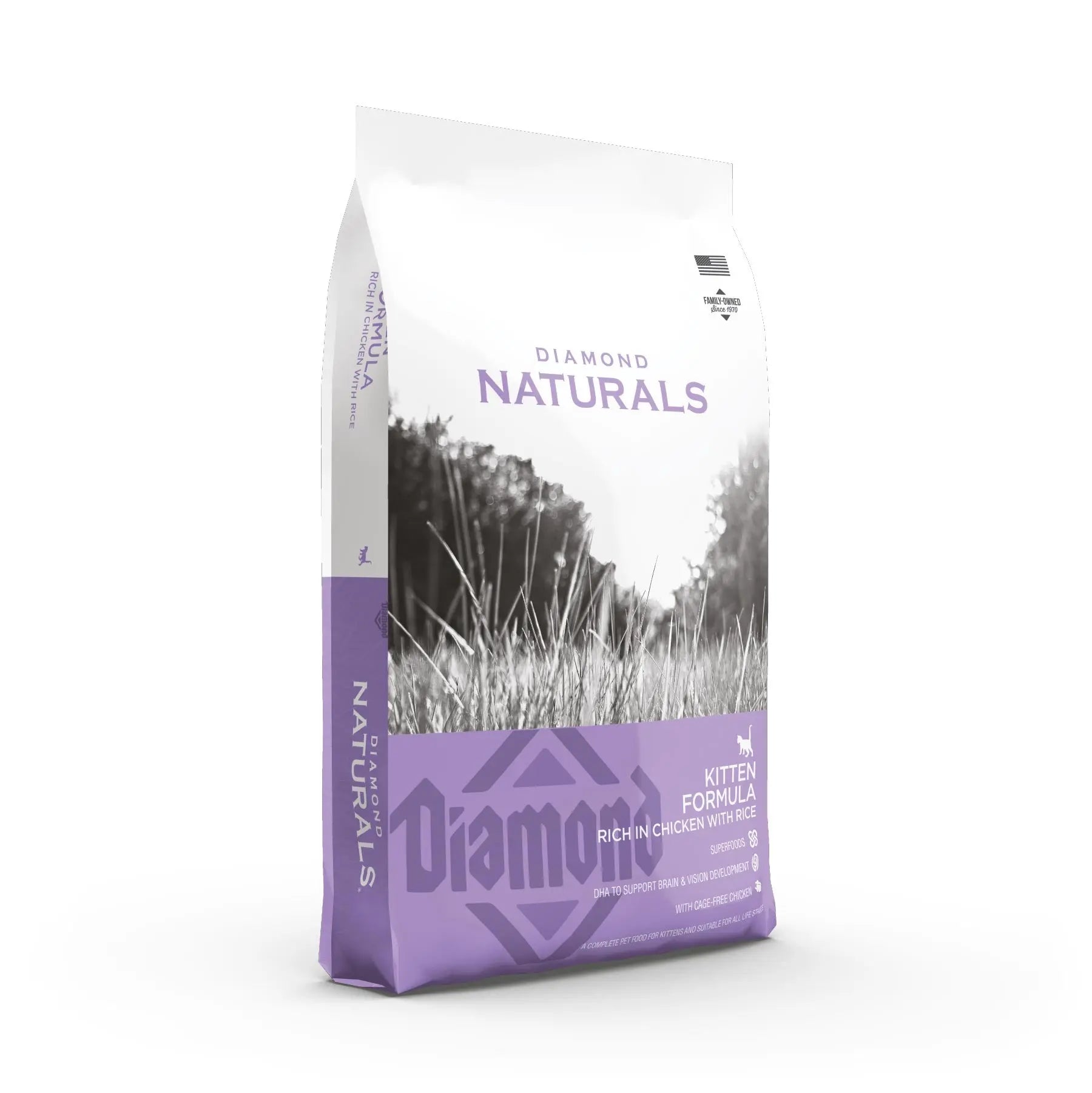 Diamond Naturals Kitten Formula bag featuring rich chicken with rice for optimal kitten nutrition.