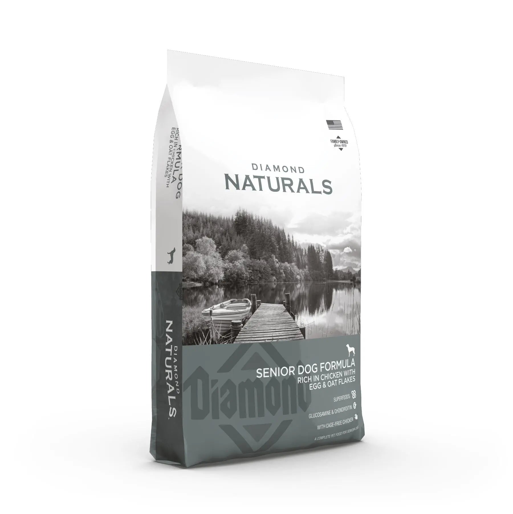 Diamond Naturals Senior Dog Formula bag featuring rich chicken, egg, and oatmeal ingredients for optimal nutrition.