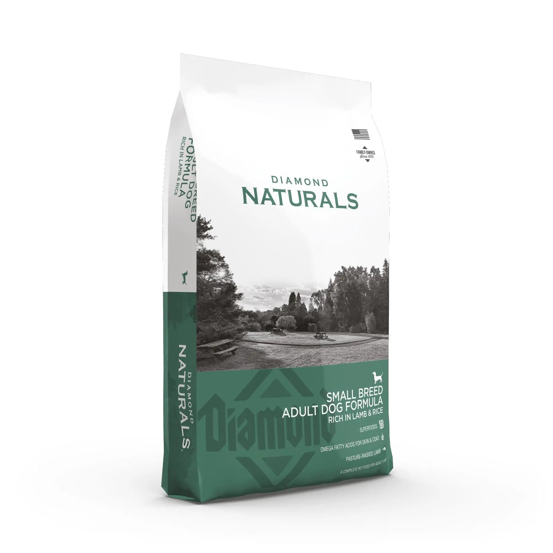 Diamond Naturals Adult Small Breed Dog Formula bag featuring rich lamb and rice ingredients.