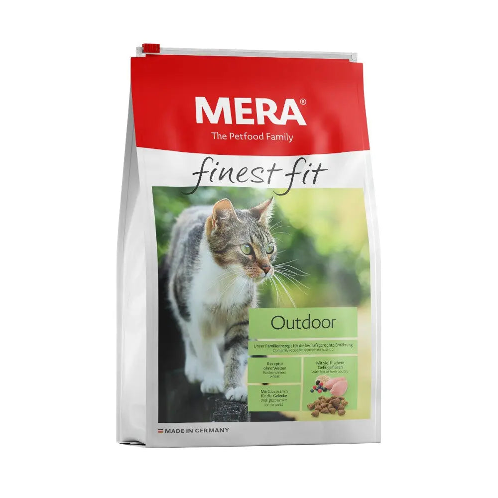 MERA finest fit outdoor cat food bag featuring a cat, ingredients, and nutritional information.