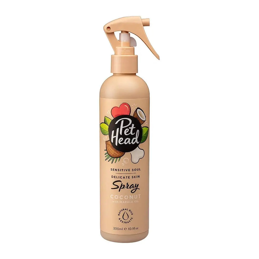 Coconut spray for pets, designed for delicate skin, featuring natural ingredients and a convenient spray bottle.