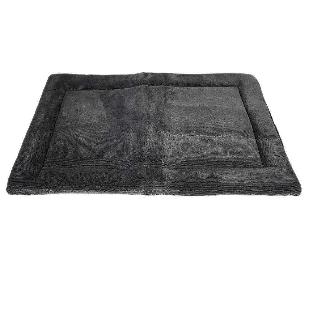 Soft gray pet mat for comfort and warmth, perfect for dogs and cats.