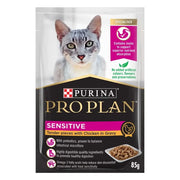Purina Pro Plan Sensitive cat food pouch with chicken in gravy for optimal digestion and nutrient absorption.