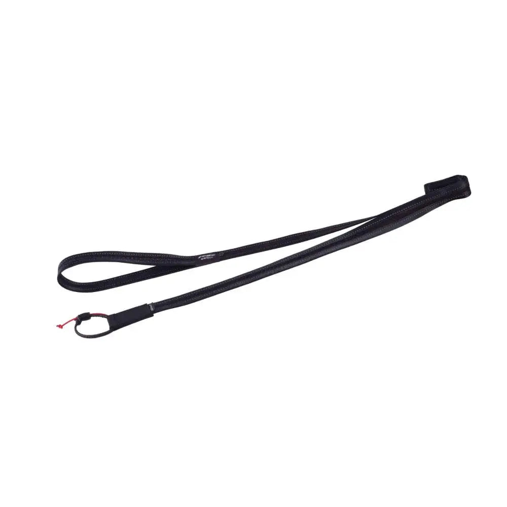 Durable black dog leash with a comfortable grip and secure clip for safe walks.