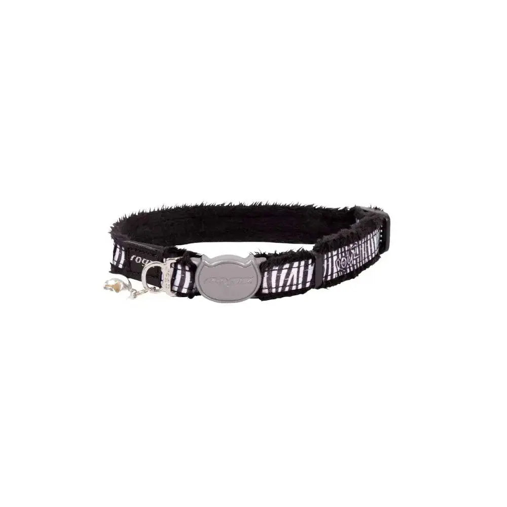 Black pet collar with reflective design and secure clasp for safety and style.