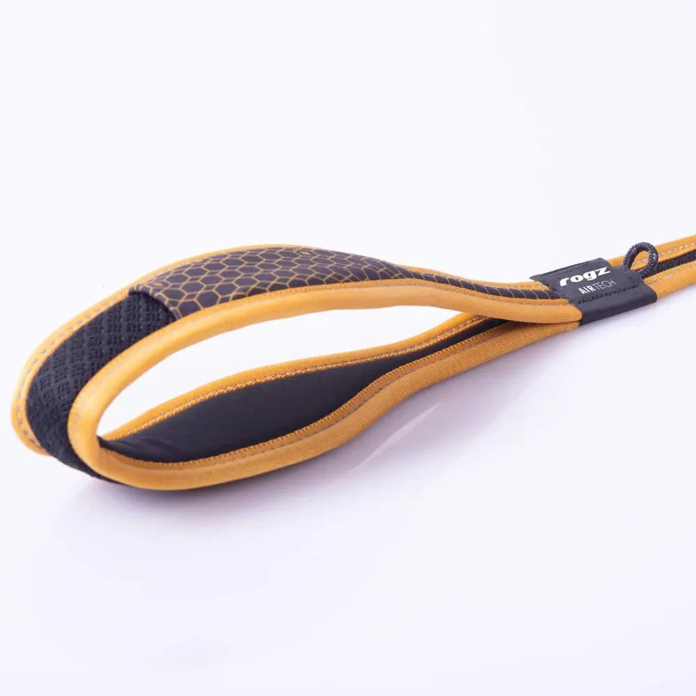 Durable dog leash with a comfortable grip and stylish honeycomb design for easy handling.