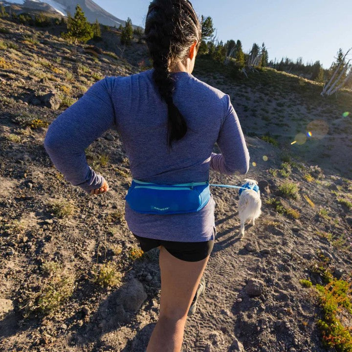 Ruffwear Trail Runner Belt Lichen Blue Pool Lifestyle Image