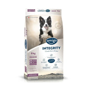 Amigo Integrity Senior dog food bag, 8 kg, featuring a healthy formula for older dogs.