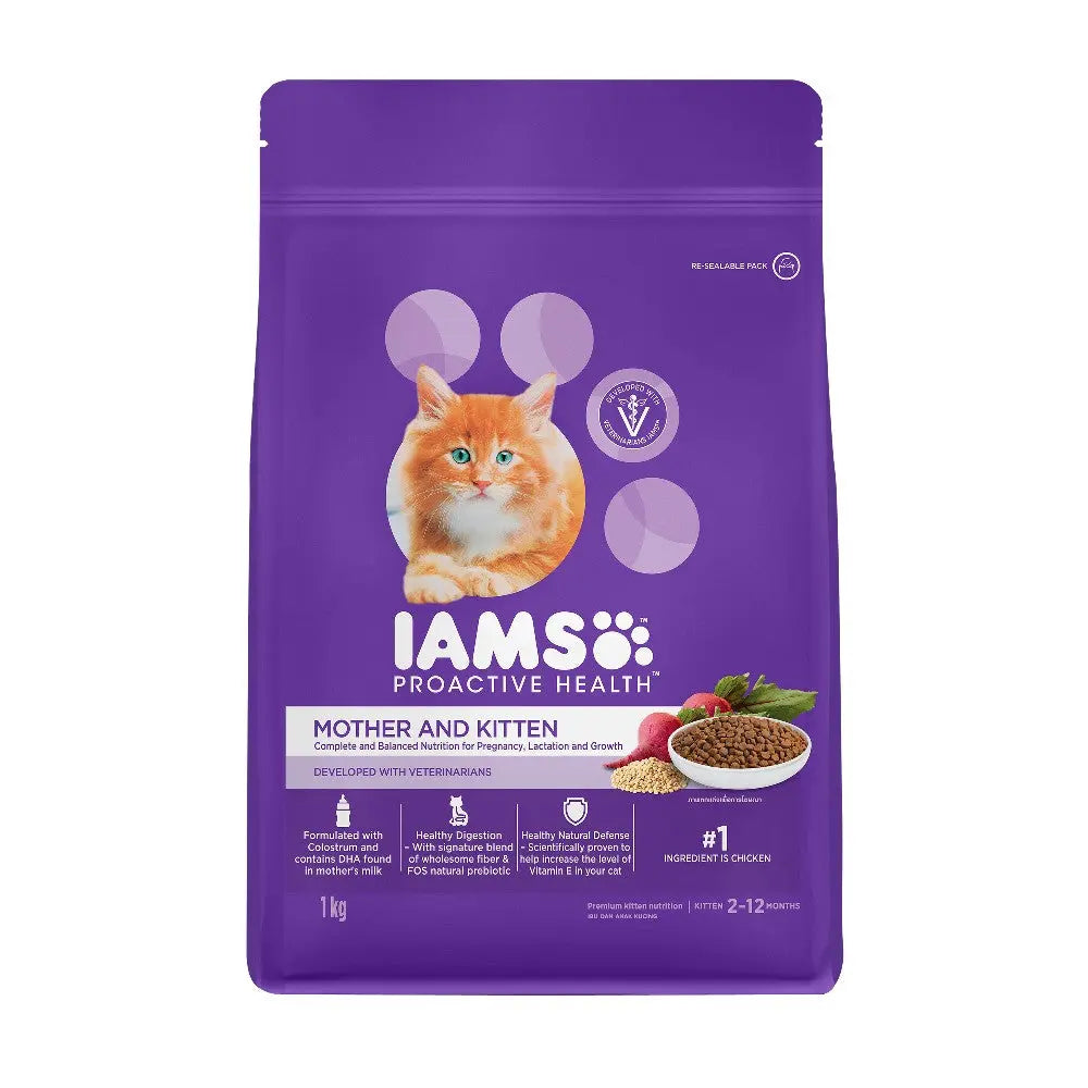 IAMS Proactive Health cat food for mothers and kittens, featuring balanced nutrition for growth and development.