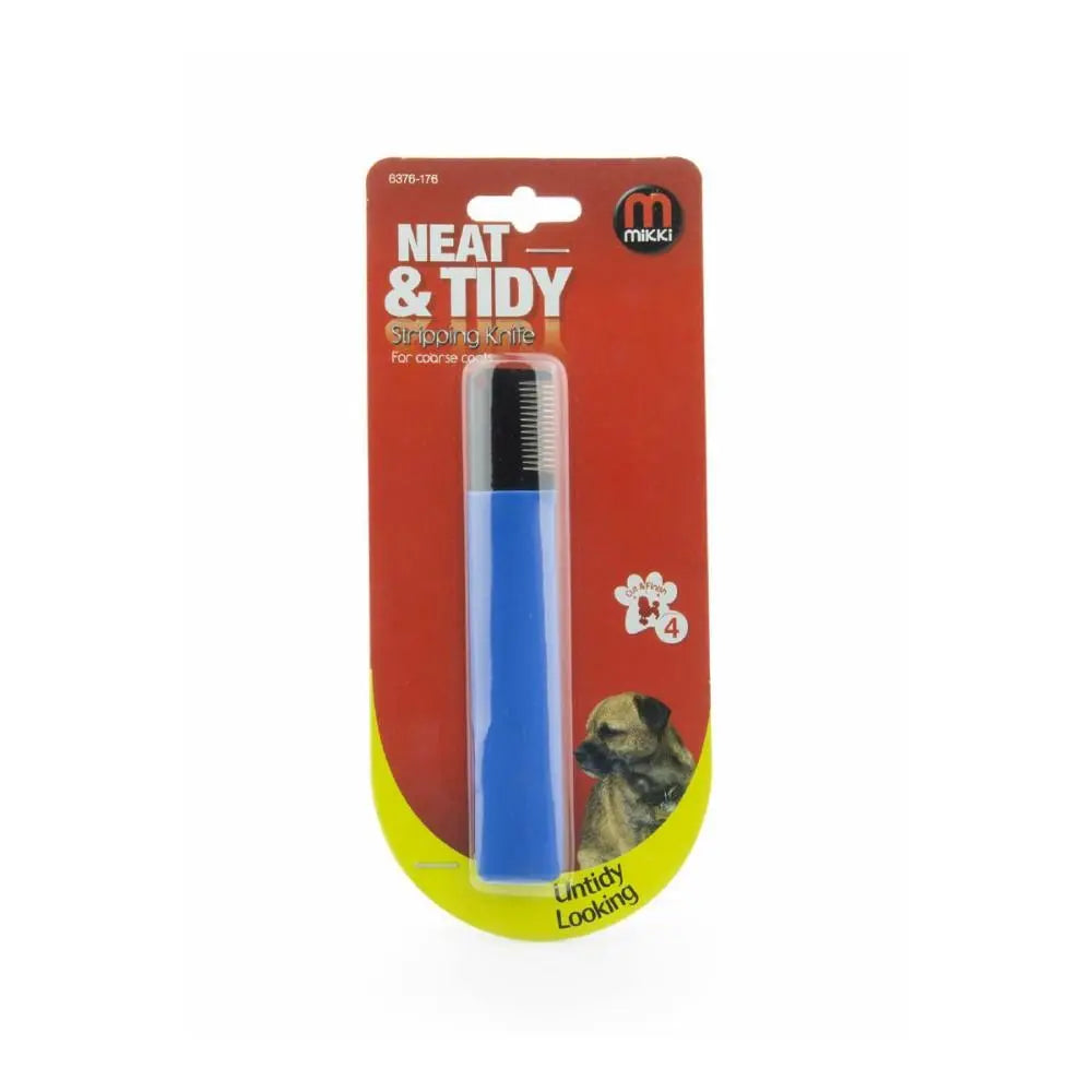 Blue shipping knife packaging for pet grooming, featuring a neat and tidy design.