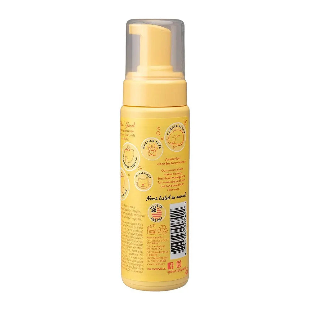 Foaming pet shampoo bottle with pump, featuring natural ingredients and easy-to-read label.