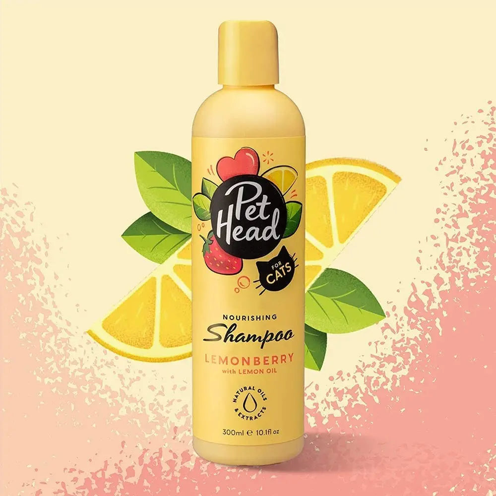 Pet Head Lemonberry cat shampoo bottle with lemon oil for nourishing and refreshing pet care.