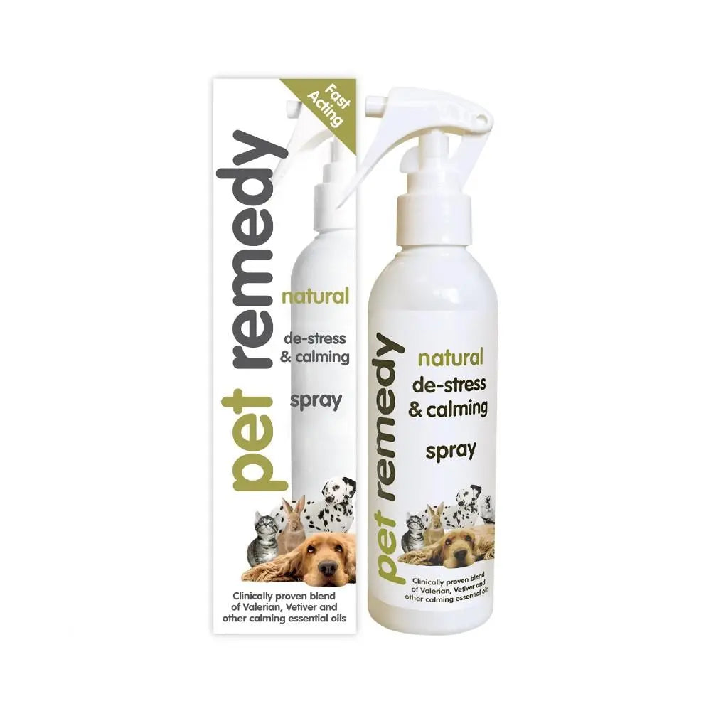 Natural de-stress and calming spray for pets, featuring a fast-acting formula with essential oils.