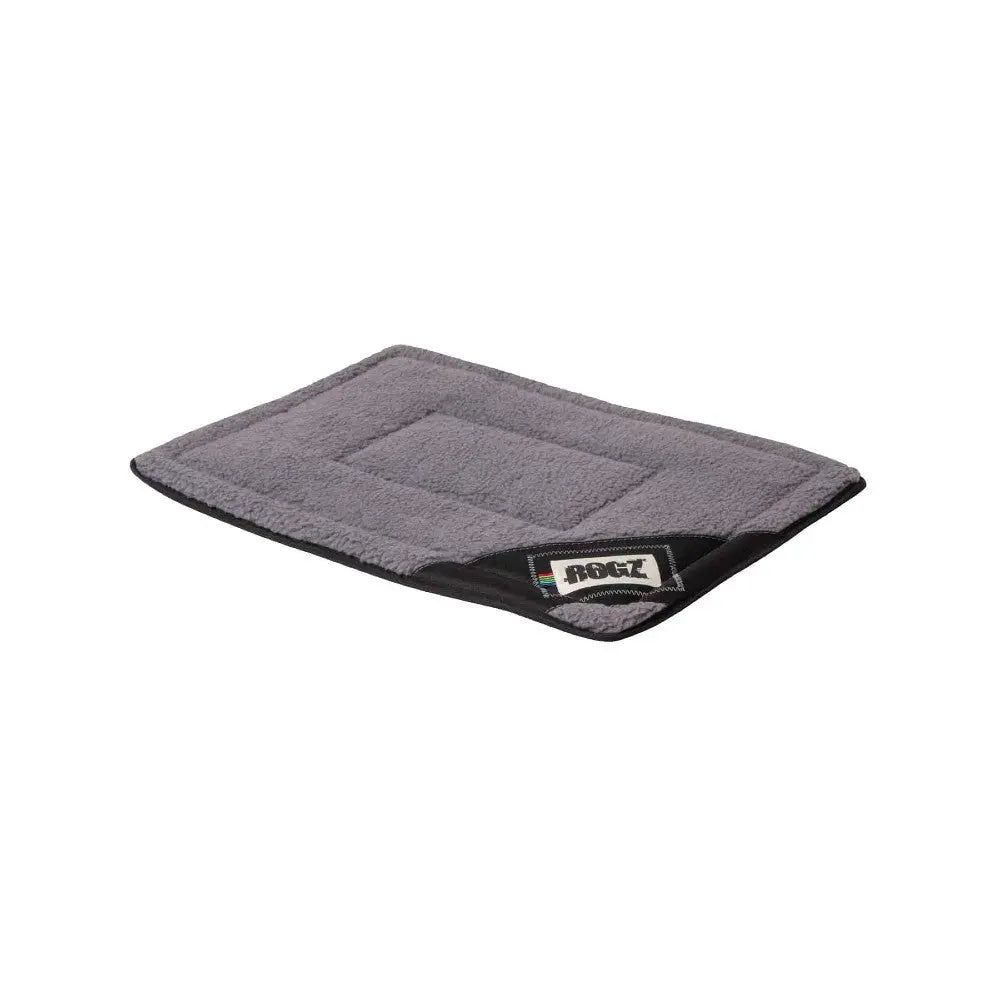 Soft gray pet mat for comfort and warmth, perfect for dogs and cats.