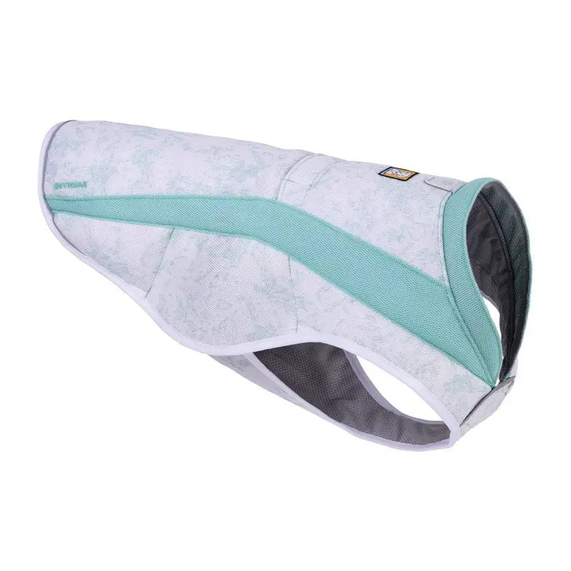 Stylish dog vest in mint green, designed for comfort and warmth during outdoor adventures.