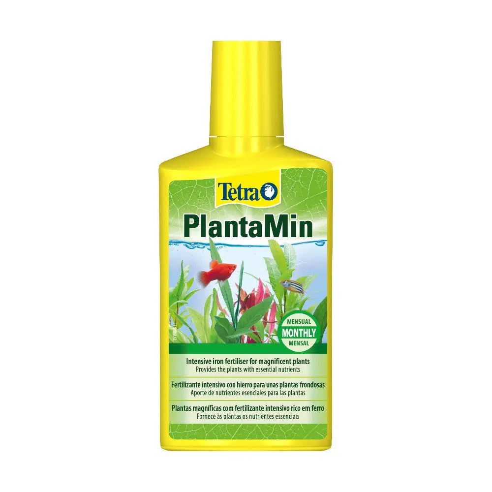 Tetra PlantaMin liquid fertilizer for aquatic plants, providing essential nutrients for vibrant growth.